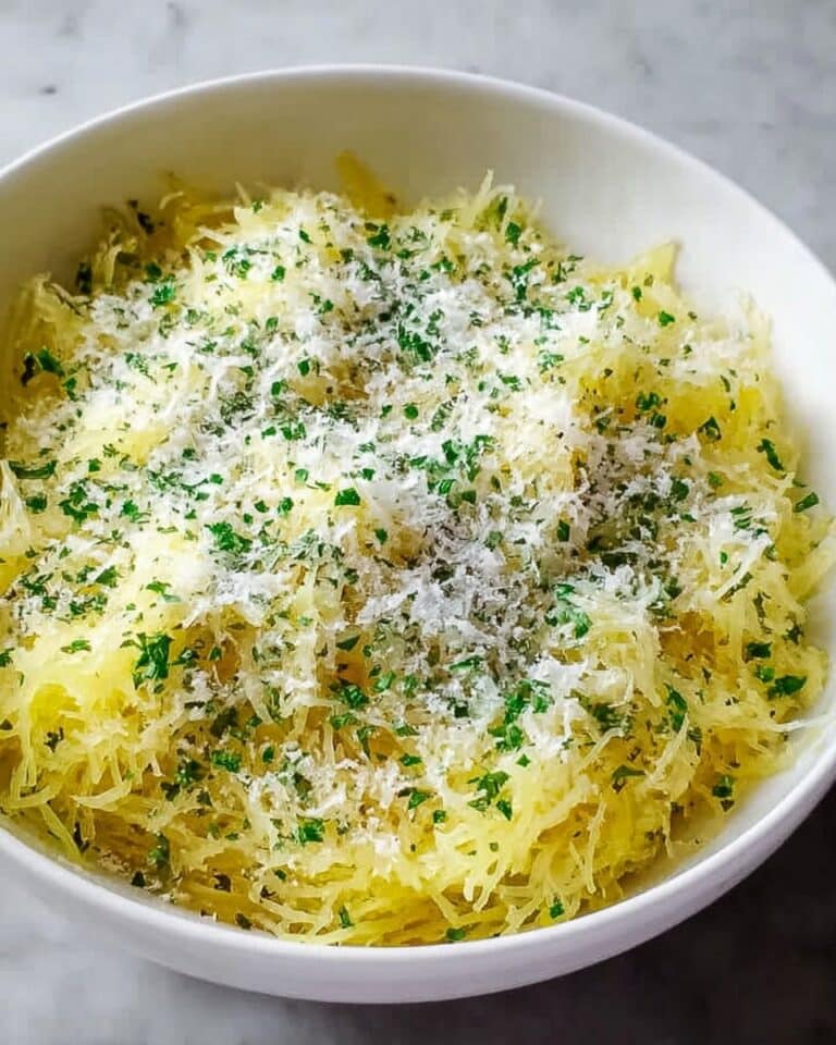 Healthy Garlic Parmesan Spaghetti Squash Recipe